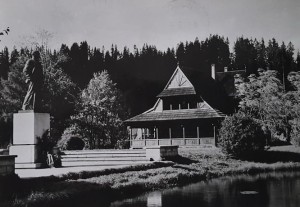 Pocztówka Poronin - Pomnik i Muzeum Lenina - fot. L. Święcki
