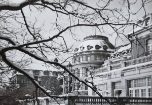 Pocztówka Szczawno Zdrój - Sanatorium I - fot. J. Siudecki