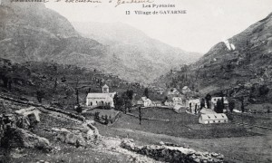 Pocztówka Francja - Les Pyrenees - Village de Gavarnie
