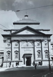Pocztówka Warszawa - Fasada kościoła Św. Anny - fot. A. Zborski