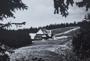 Pocztówka Beskid Sądecki - Przehyba (1175 m.) - Schronisko PTTK - fot. E. Moskała