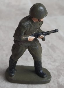 Figurka żołnierzyk z PRL-u 026