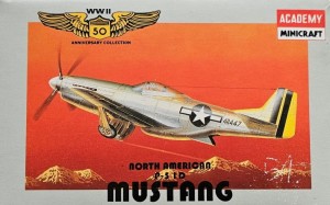 P-51D Mustang / 4417 Academy 1:144