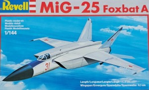 MiG-25 Foxbat A / 4012 Revell 1:144