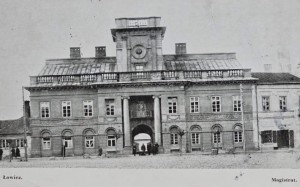 Pocztówka Łowicz - Magistrat