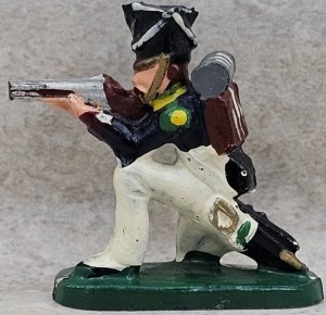 Figurka żołnierzyk z PRL-u 042