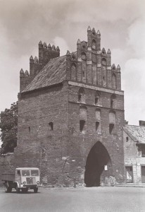 Pocztówka Brodnica - Brama Chełmińska z 2 poł. XIV w. - fot. J. Wendołowski 