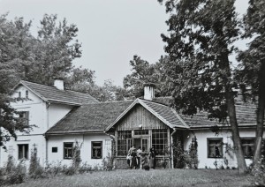 Pocztówka - Żarnowiec Dworek muzeum M. Konopnickiej - fot. Z. Postępski
