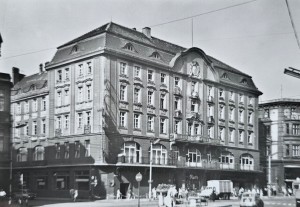 Pocztówka - Bytom - Siedziba Miejskiej Rady Narodowej - fot. K. Jabłoński