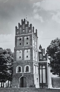 Pocztówka - Pieniążkowo - Zabytkowy kościół z 1593 r. - fot. K. Jabłoński