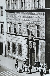 Pocztówka - Kraków - "Prałatówka" z renesansowym portalem i attyką - fot. S. Arczyński