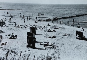Pocztówka Unieście - plaża - fot. F. Zwierzchowski