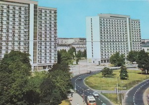Pocztówka  Warszawa - Osiedle Za Żelazną Bramą - fot. P. Krassowski
